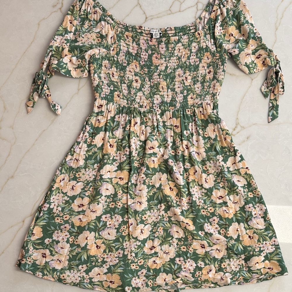 American Eagle Outfitters Green and Pink/cream Textured dress